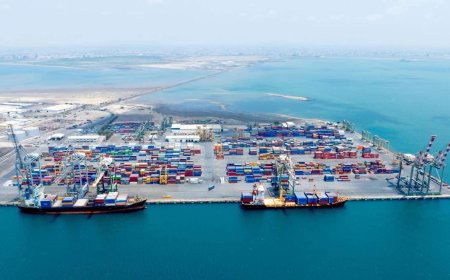 موانئ عدن تؤكد استقرار الحركة الملاحية واستمرار العمليات دون عوائق