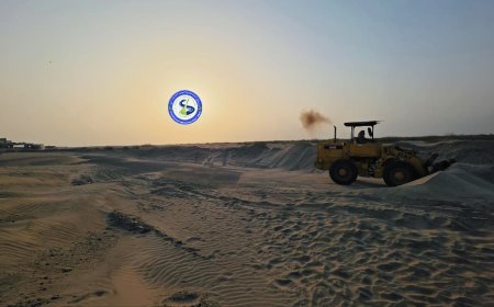 صندوق النظافة بأبين يزيح الكثبان الرملية ويعيد فتح طريق كورنيش الشيخ عبدالله