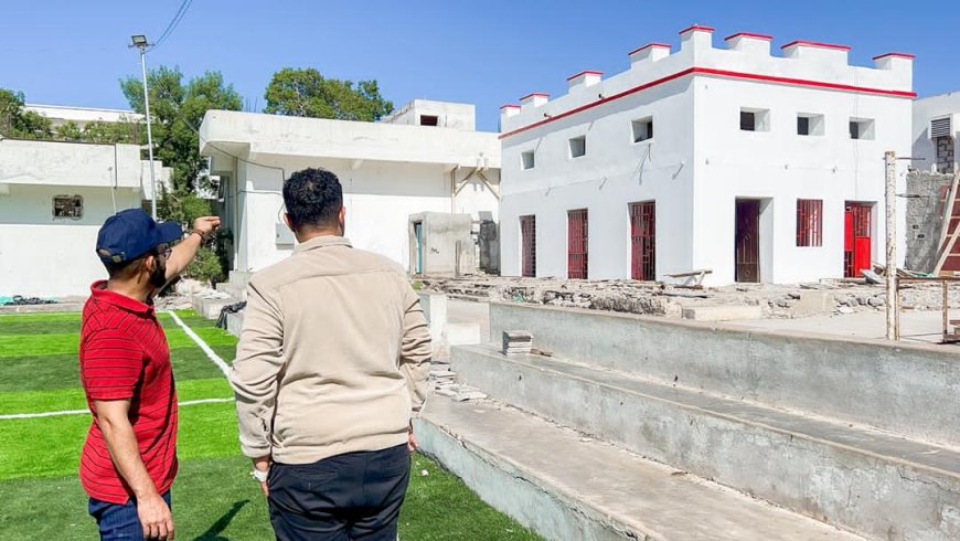 مدير صيرة يتفقد سير المشاريع المنفذة في نادي التلال بتمويل محلي