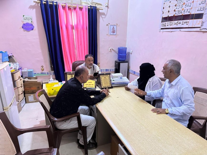 رئيس تنفيذية انتقالي أبين يتفقد سير العمل في عدد من المرافق الحكومية بالمحافظة