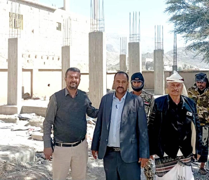 مدير عام قعطبة بكر الشاعري يبحث مع رئيس محكمة قعطبة الابتدائية سبل تعزيز العدالة واكتمال بناء مبنى للمحكمة