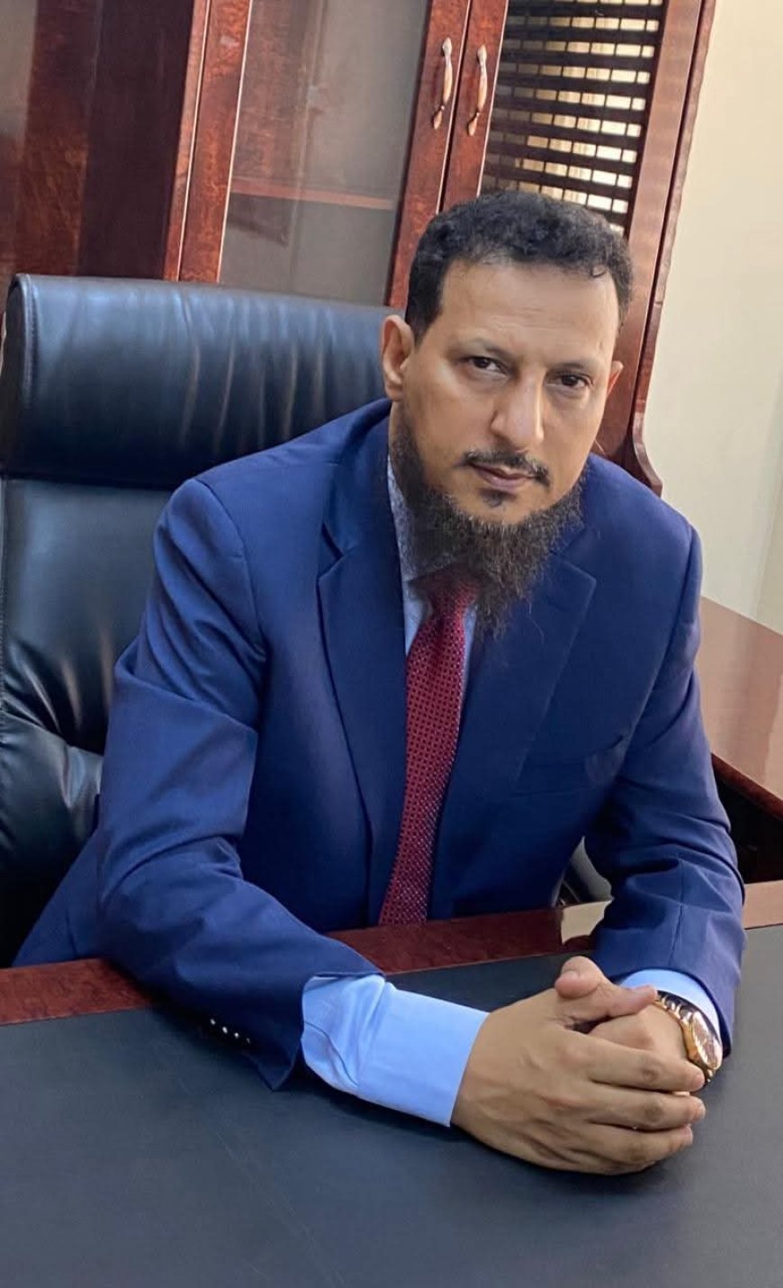 مدير عام الصحة بعدن يهنئ عبدالرحمن شيخ بمناسبة تعيينه وزيراً للدولة محافظ العاصمة عدن