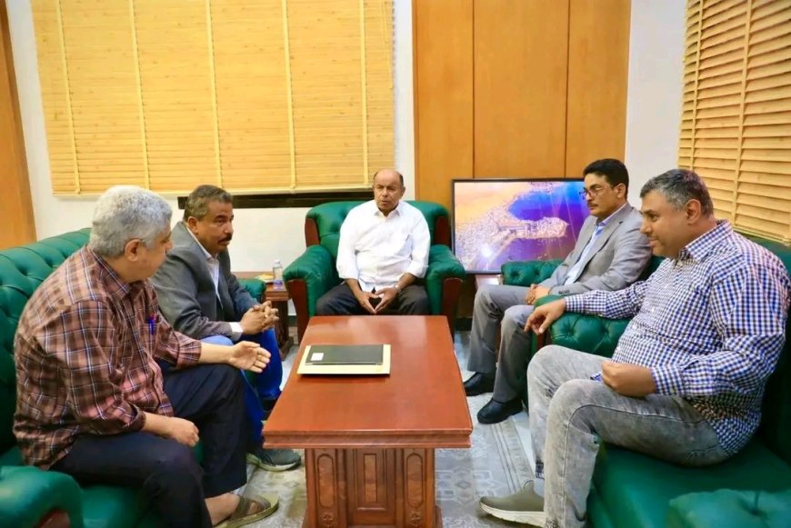 محافظ حضرموت يطلع على سير العمل في شركة بترومسيلة ويؤكد دعمها وتقديم التسهيلات اللازمة لاستمرار دورها الحيوي