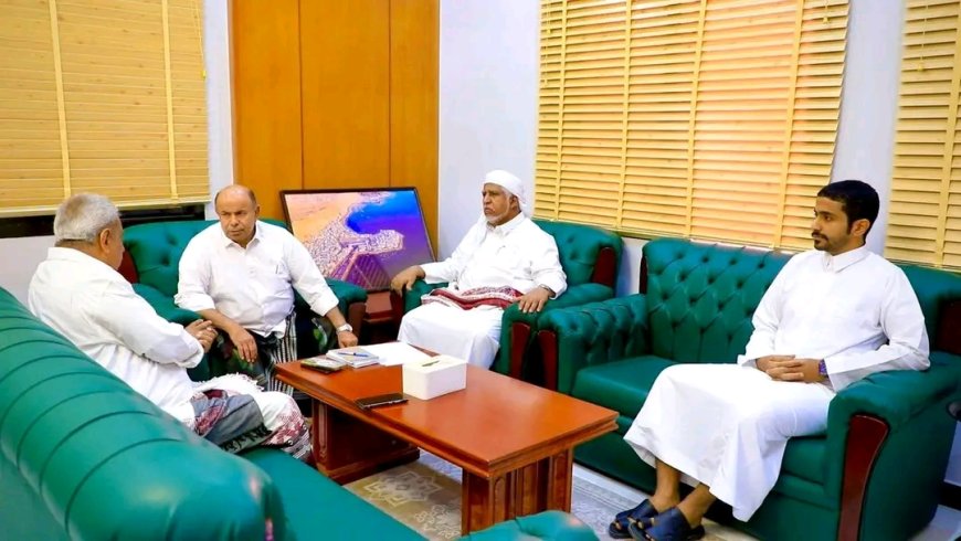 محافظ حضرموت يناقش مع عضو مجلس الشورى ورئيس مجموعة البسيري التجارية الأوضاع العامة بالمحافظة