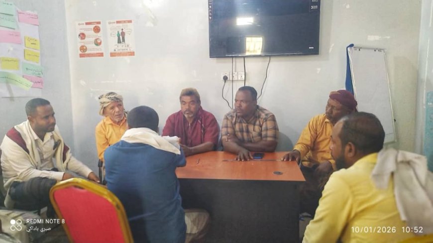 اللجنة المجتمعية وعقال الحارات يناقشون آخر مستجدات الأوضاع الأمنية بميفع
