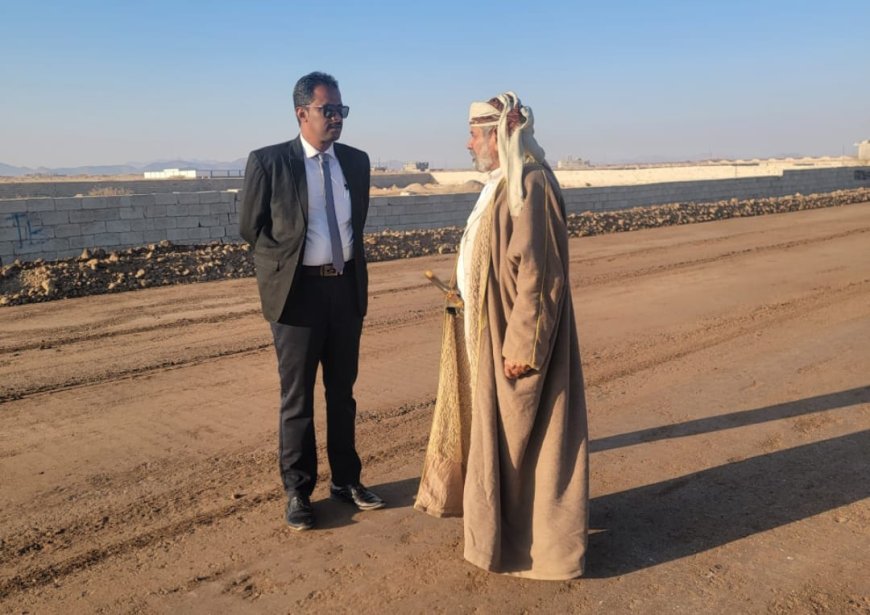 مدير عام الأشغال العامة في شبوة يتفقد سير أعمال توسعة المدخلين الغربي والشرقي لمدينة عتق