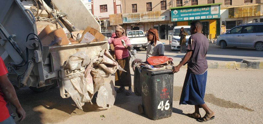 أستمرار أعمال النظافة اليومية بمدينة القطن