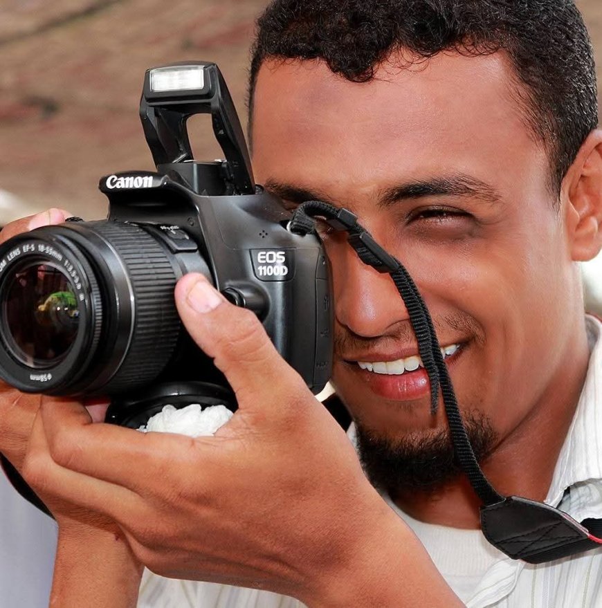 المصور عبدالله سالم السيف في حوار خـاص.. التصوير بالنسبة لي شريان الحياة فلم أستطع يوماً الابتعاد عنه