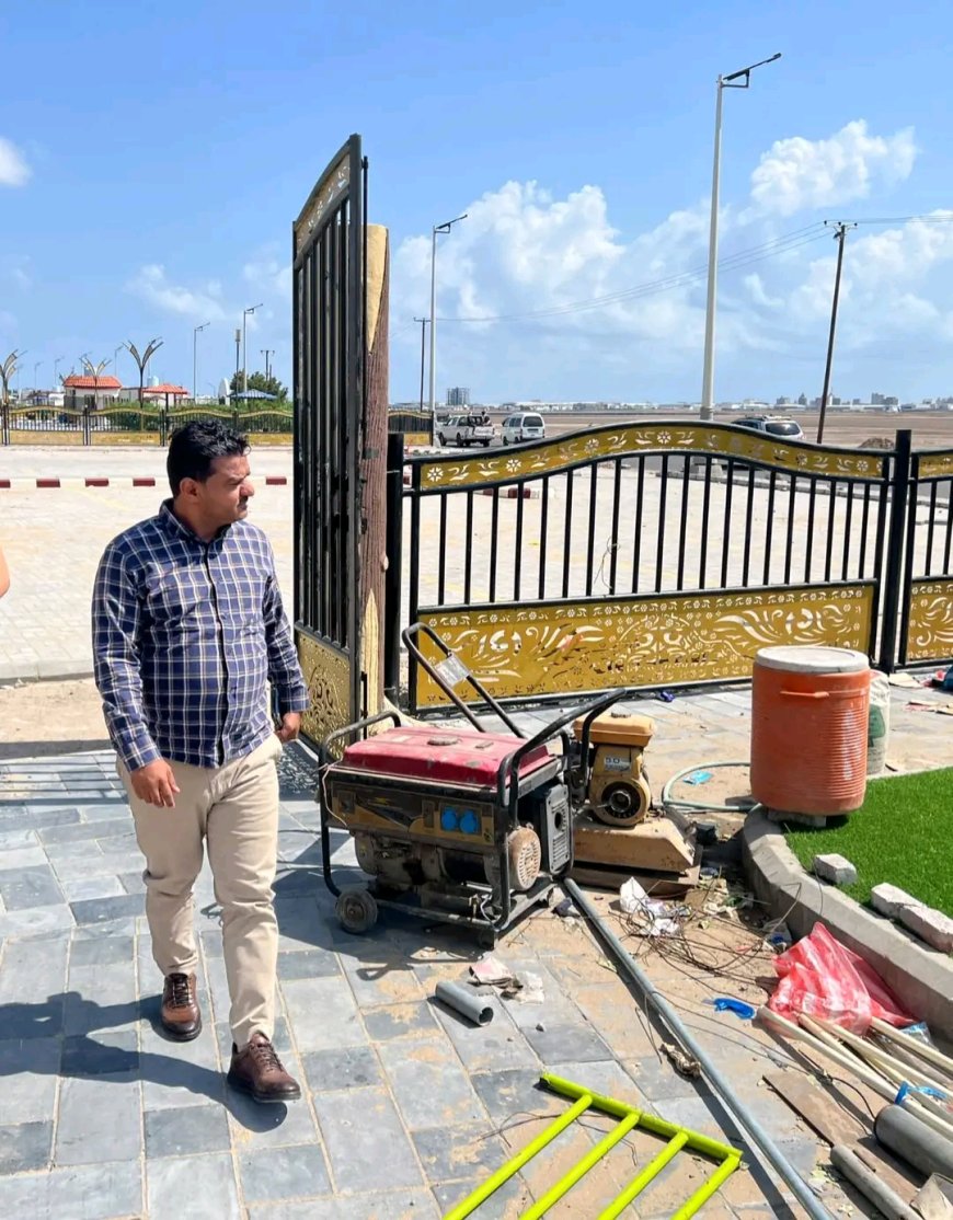 مدير عام مديرية الشيخ عثمان يتفقد أقسام مشروع "فاملي جاردينس"