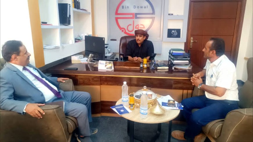 مدير صناعة لحج يشيد بمنتجات مصنعي بن دول للحديد والطماطم والمشروبات 