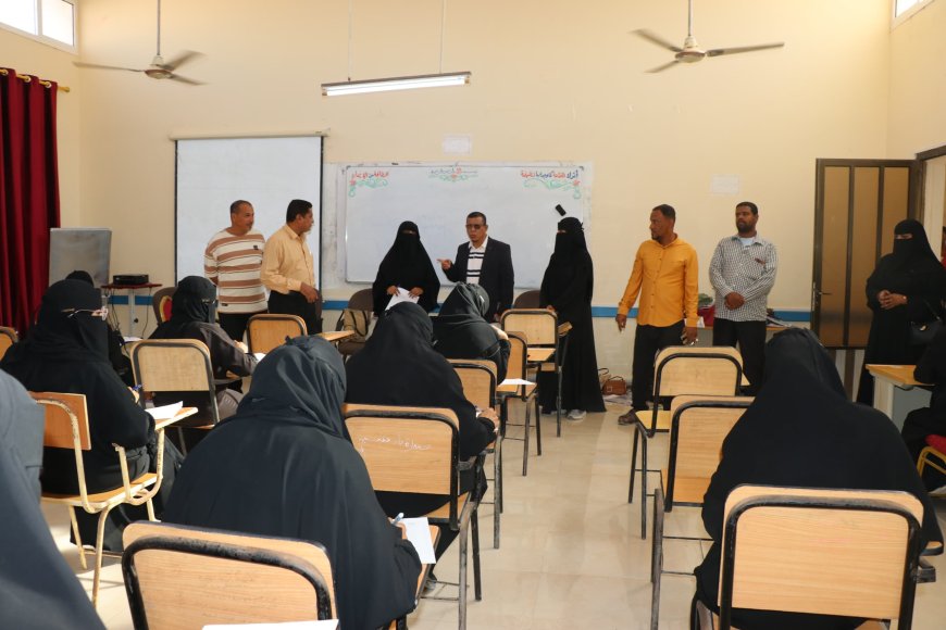 بلفاس يتفقد سير الاختبارات النصفية بالمعاهد التقنية والمهنية بالمكلا