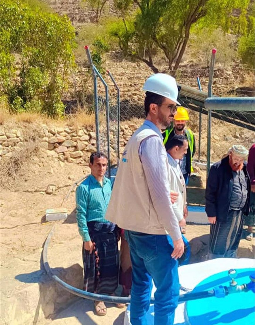 السلطة المحلية بسرار ومنسق المنظمات بأبين يفتتحان مشروع تأهيل بئر عظمان