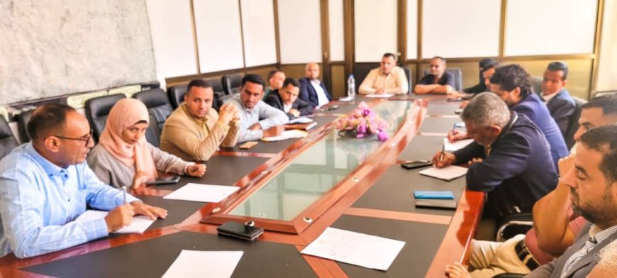 وكيل تعز يؤكد على اهمية إعداد إستراتيجية إعلامية لمواكبة مسارات التعافي والتنمية المستدامة