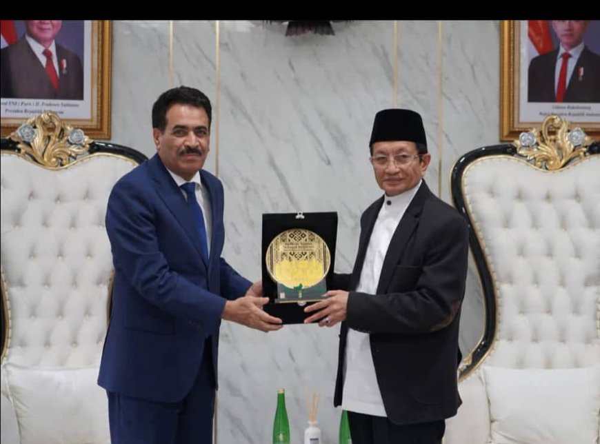 السفير بلفقيه يبحث مع وزير الشؤون الدينية الإندونيسي تعزيز العلاقات الثنائية بين البلدين