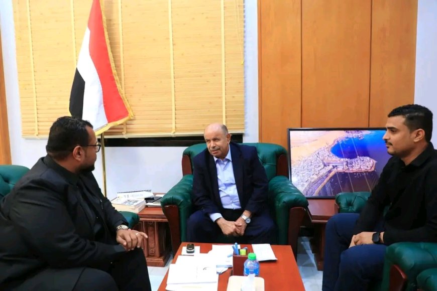 محافظ حضرموت يشيد بمشاريع مؤسسة قطرات ودورها في دعم جهود التنمية والإغاثة بالمحافظة