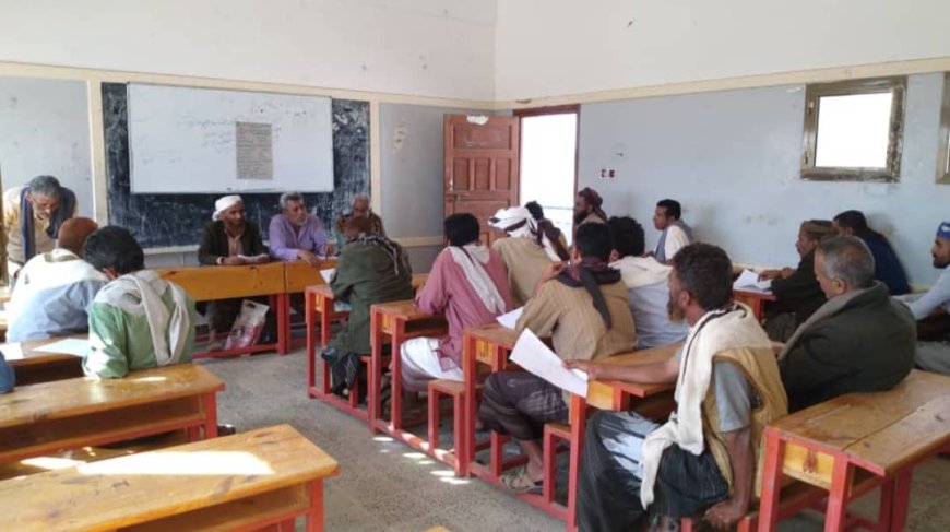 مدير مكتب التربية والتعليم الوضيع يعقد اجتماعاً مع مدراء مدارس المديرية