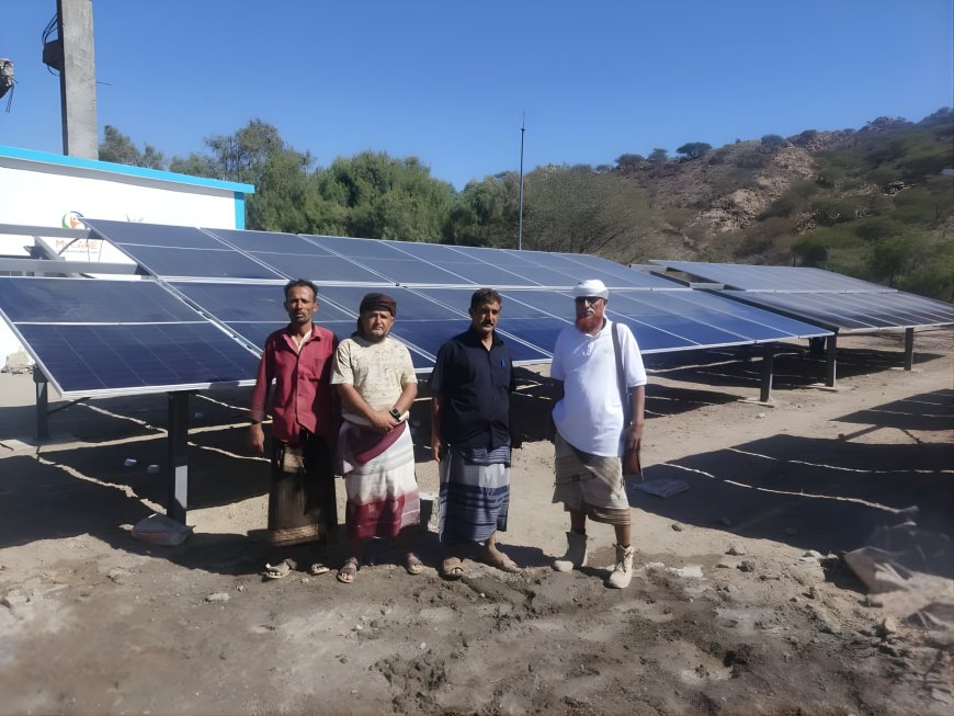 مديرُ عام مديرية يافع رصُد يتفقد مشروعَ مياهِ الصفاءة الحنشي