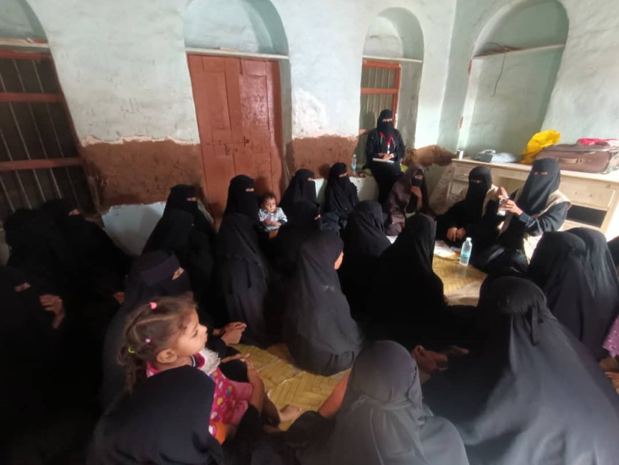 نزول ميداني لمديرة إدارة التثقيف والإعلام الصحي بلحج  لمتطوعات مشروع نوادي الأمهات بتبن