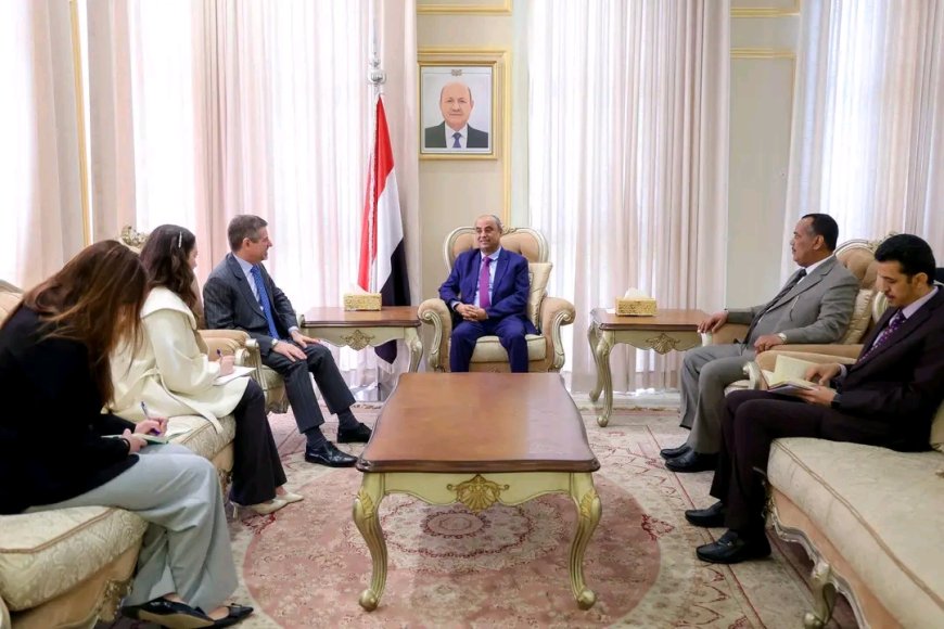 رئيس الوزراء يستقبل السفير الأميركي ويستعرض التقدم المحقق في مسار تثبيت الأمن والاستقرار