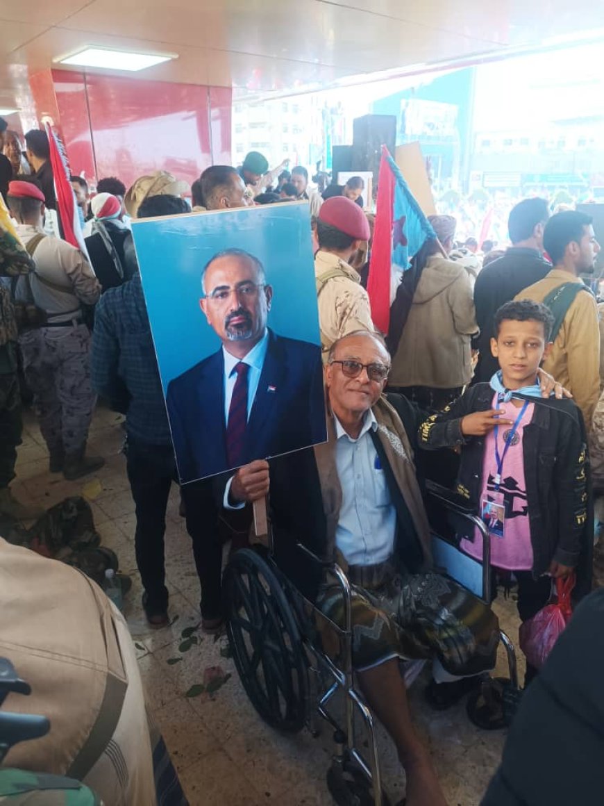 رئيس وأعضاء منسقية انتقالي جامعة أبين يشاركون في المظاهرة المليونية بساحة العروض