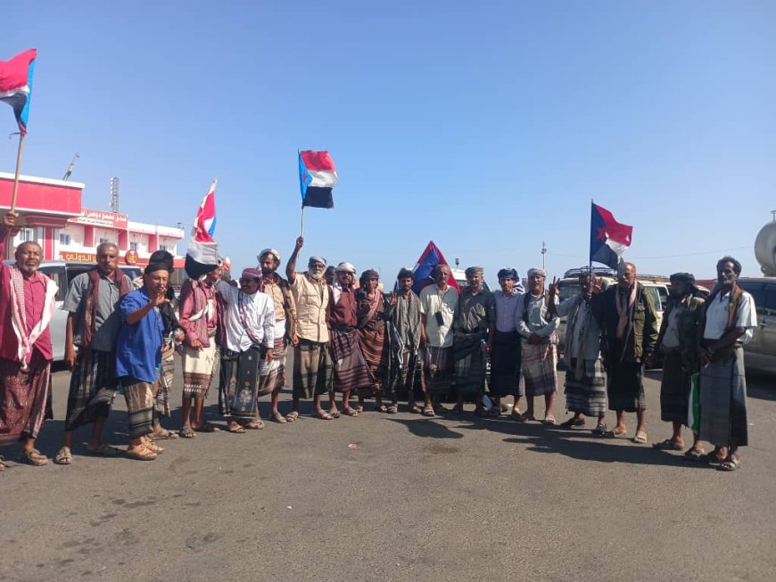 أبناء أحور بأبين يشاركون في المليونية التأييدية للإعلان الدستوري