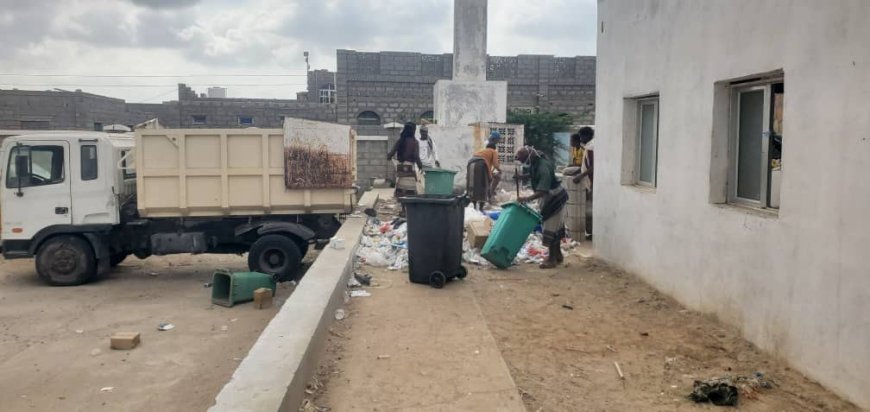 المدحدح يشكر مدير صندوق النظافة بأحور على تعاونه الدائم لنقل القمامة من حرم المستشفى