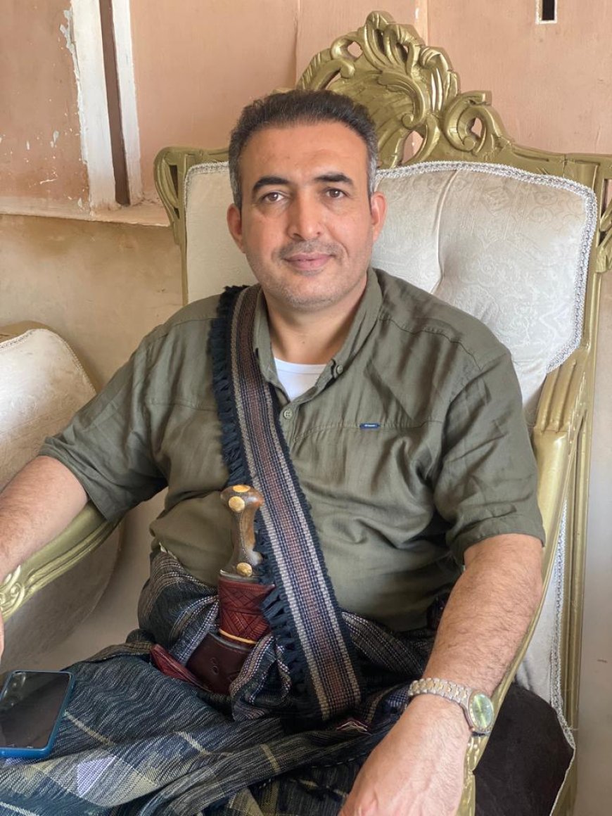 الأستاذ حسين الجنيدي وكيل محافظة أبين يعزي في وفاة الشاعر الكبير الناصري