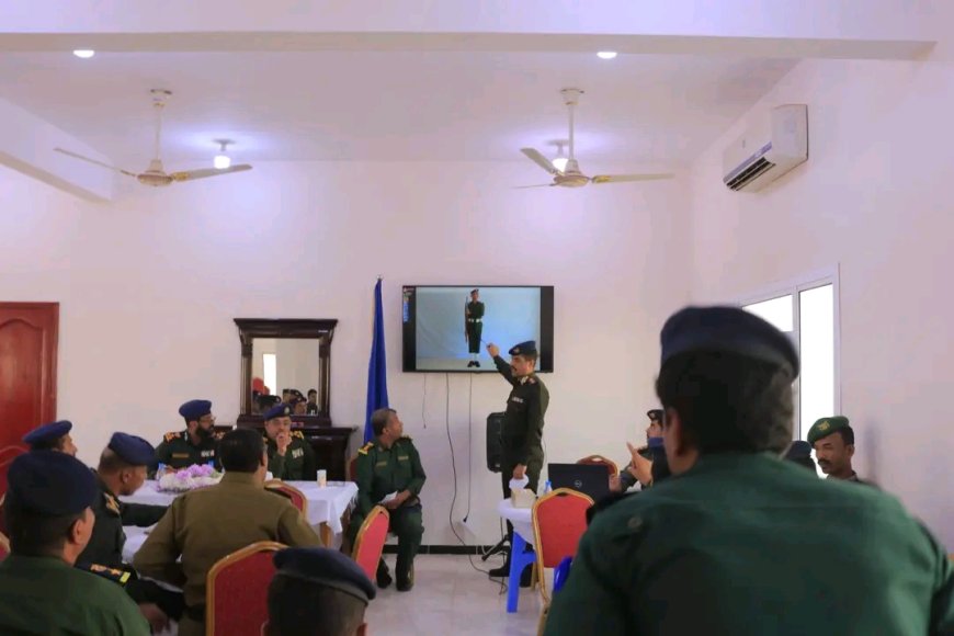 كلية الشرطة حضرموت تنظم ورشة عمل حول " الجودة في تطبيق الحركات النظامية للتعليم الأولي"