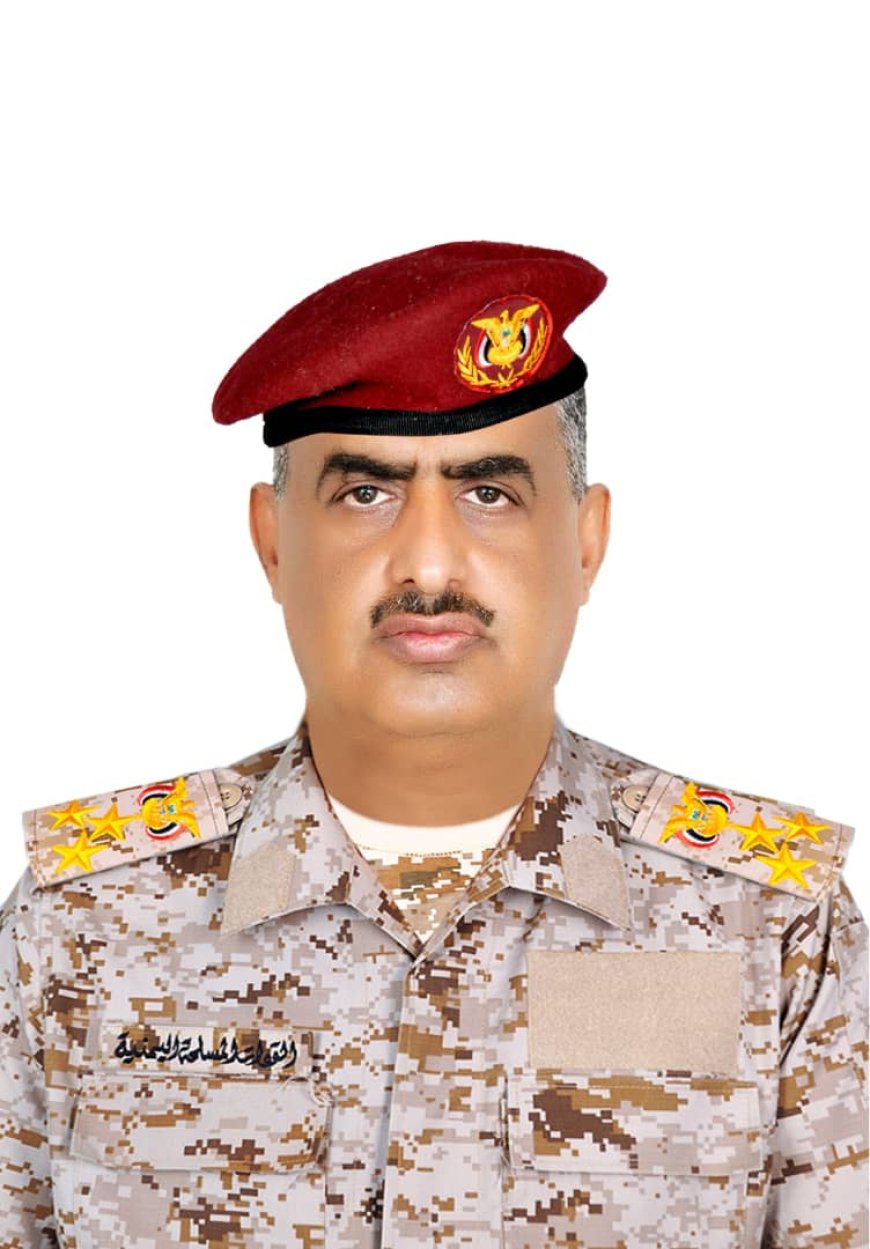 هل آن الأوان لعودة الكفاءة العسكرية من أبناء شبوة إلى وزارة الدفاع؟