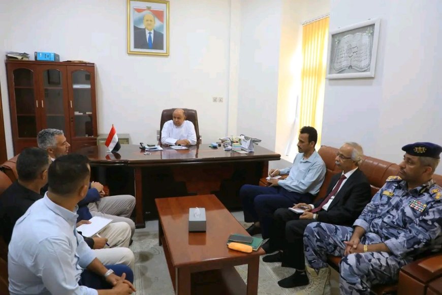عضو مجلس القيادة محافظ حضرموت يبحث تعزيز أمن موظفي الأمم المتحدة والمنظمات الدولي بالمحافظة