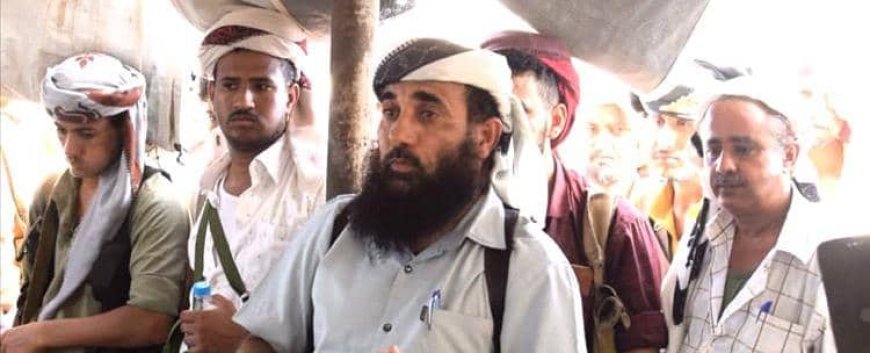 مصدر طبي.. إصابة القائد حمدي شكري حرجة جراء التفجير الإرهابي في جعولة بعدن