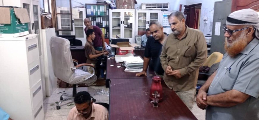 ​مدير  الاختبارات بوزارة التربية يتفقد سير عمل لجنة الفحص بمكتب تربية لحج