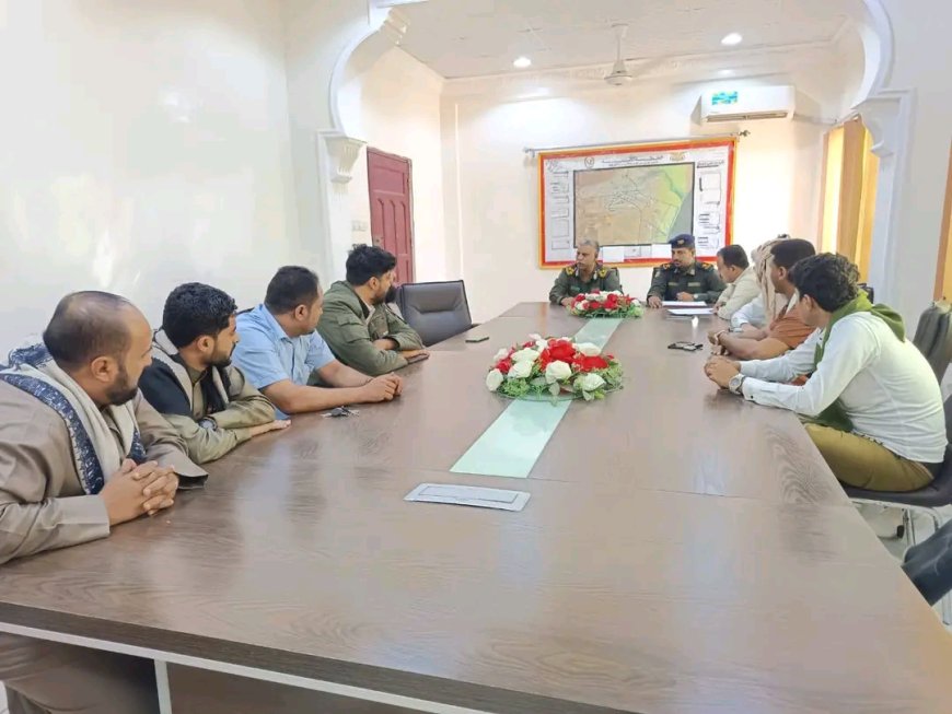 مدير عام أمن المهرة يبحث مع محلات الصرافة تنظيم صرف رواتب منتسبي وزارة الداخلية