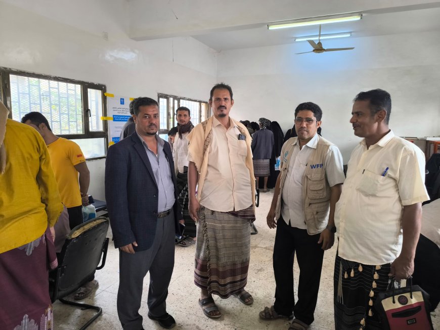 برنامج الأغذية العالمي يواصل تنفيذ المرحلة الأخيرة من مشروع المساعدات الغذائية الطارئة في مديرية ردفان