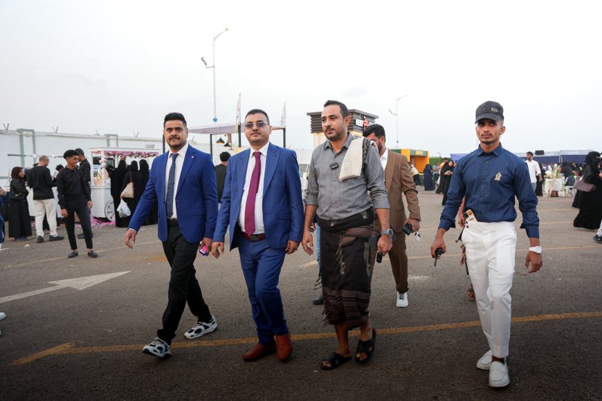 مدير عام الإدارة العامة لنظم المدفوعات بالبنك المركزي يتفقد معرض “سوق من غير كاش” ويقر تمديد فعالياته يومًا إضافيًا