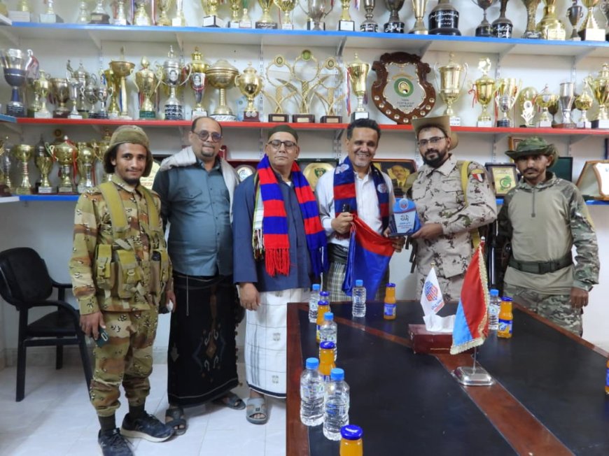 اللواء عمار طامش يكرّم نادي سيئون عقب تتويج ناشئيه بلقب كأس حضرموت لأندية الوادي 