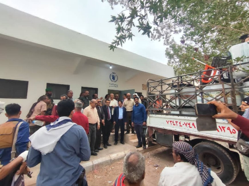 تمهيدا لتدشين المطبخ المدرسي بتبن لحج .. التغذية المدرسية بوزارة التربية تسلم مكتب التربية لحج ادوات المطبخ المدرسي وتدرب العاملين فيه