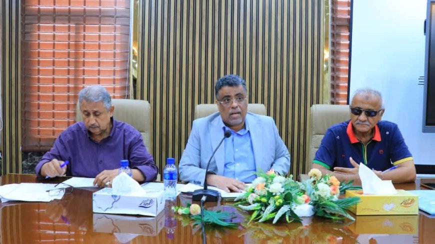 تحت شعار "معاً من أجل عدن جديدة قوية ومدنية".. المحافظ شيخ يوجه بتدشين برنامج عام للنظافة الشاملة بعدن