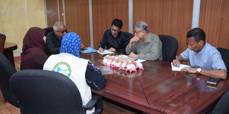 وكيل محافظة عدن يترأس الاجتماع الأول للجنة المصغرة لحملة النظافة الشاملة