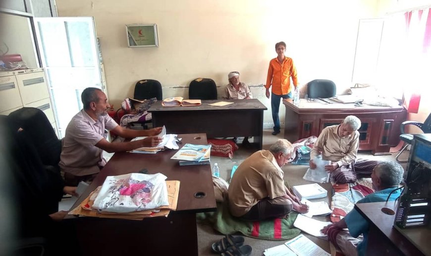 شعبة التدريب بتربية لحج تواصل فحص تقارير الزيارة الثانية للمدارس ضمن برنامج المنح المدرسية