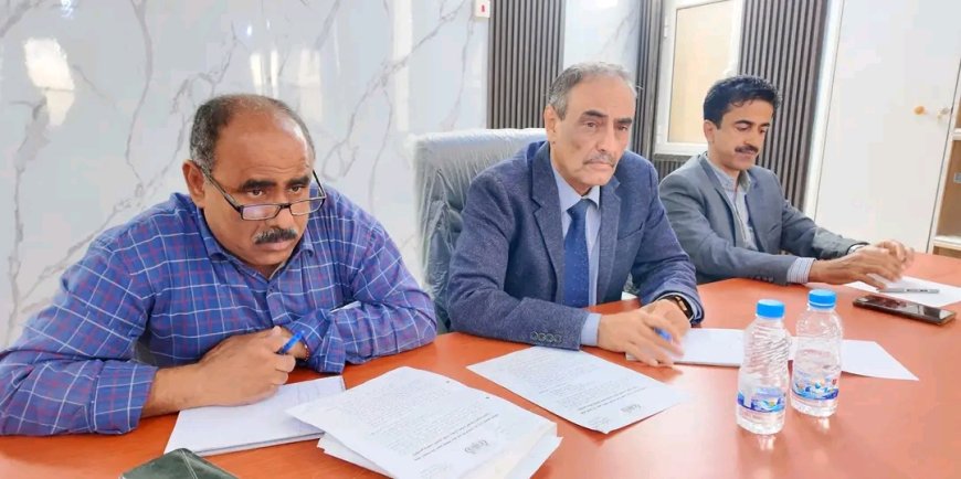 برئاسة هشلة.. مناقشة آليات تحصيل موارد الدعاية والإعلانات التجارية بمحافظة شبوة