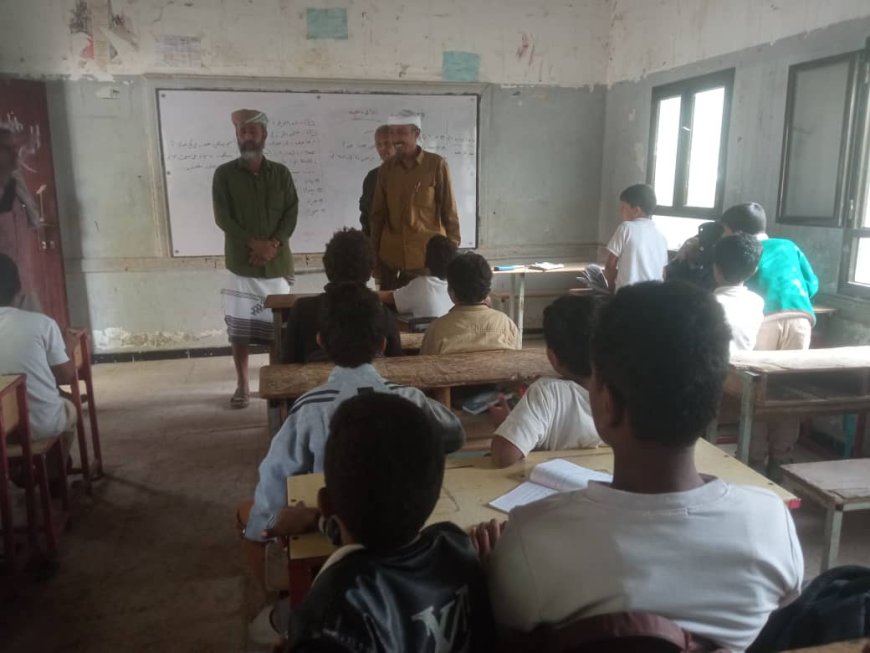 مدير مكتب التربية والتعليم بمديرية مودية  يتفقد سير العملية التعليمية في عدد من المدارس