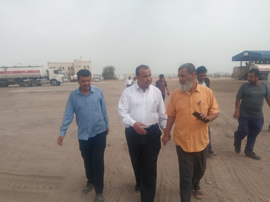 نائب المدير التنفيذي لشركة النفط يتفقد سير العمل والمشاريع بمنشاة البريقة