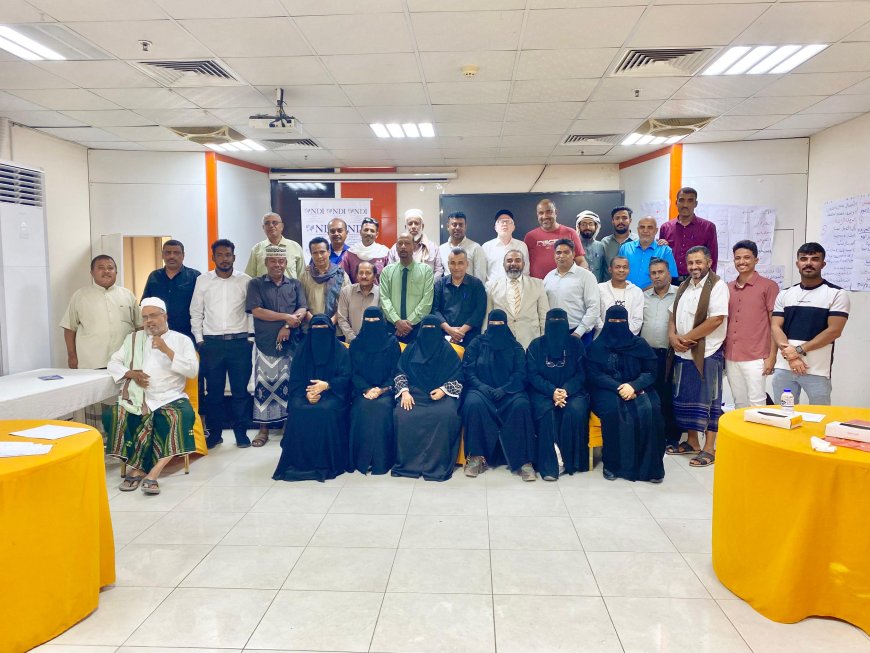 المدير العام لمديرية مدينة المكلا يختتم دورة إدارة الطوارئ والأزمات