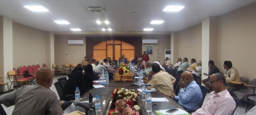 تنفيذي لحج يعقد اجتماعه الدوري ويبحث القضايا الإدارية والمالية بالمحافظة