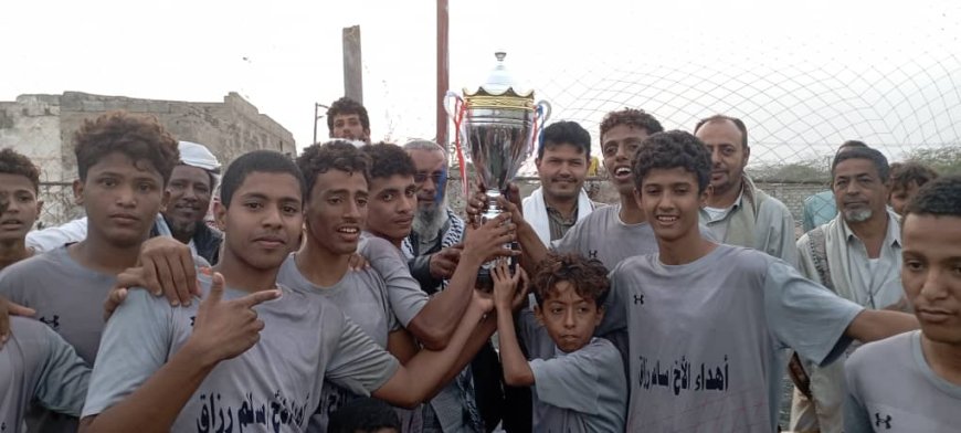 في ختام فعاليات البطولة المدرسية بثانوية حذيفة ابن اليمان سنة ثانية بطلا لكرة القدم بشقرة