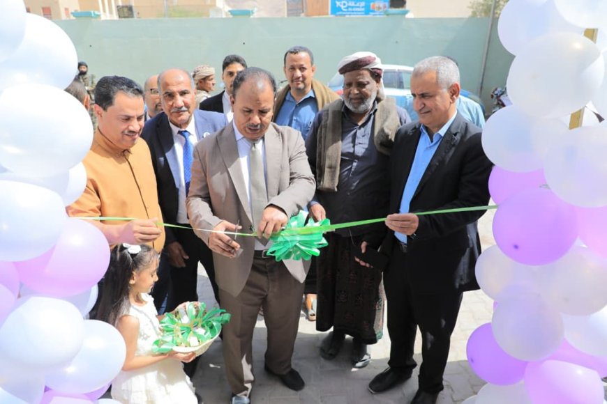 الوكيل العامري يفتتح مختبر الأنسجة النموذجي بمركز الأورام بوادي حضرموت