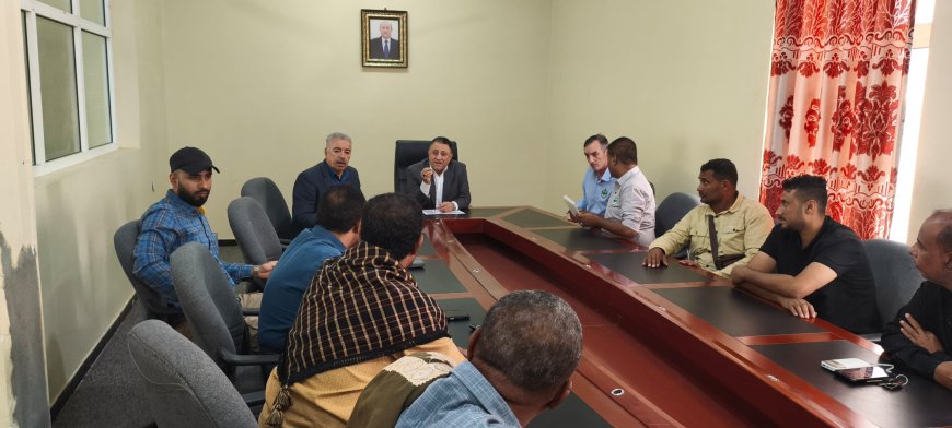 مجموعة عمل من البرنامج الوطني للتعامل مع الألغام تزور محافظة أبين