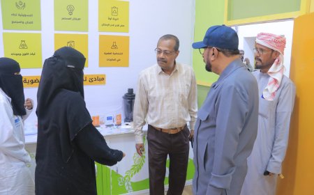 مديرو عموم شبام والشؤون الاجتماعية والعمل بالوادي والصحراء يطّلعان على مساحة آرت مكس الإبداعية في تمكين الفتيات وصقل مهاراتهن الإبداعية