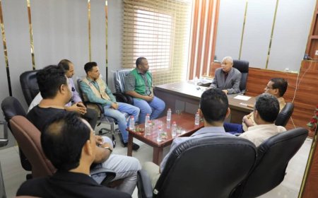 وزارة الشباب والرياضة تناقش مع البرنامج السعودي تحضيرات إعادة ترميم ملعب 22 مايو بعدن